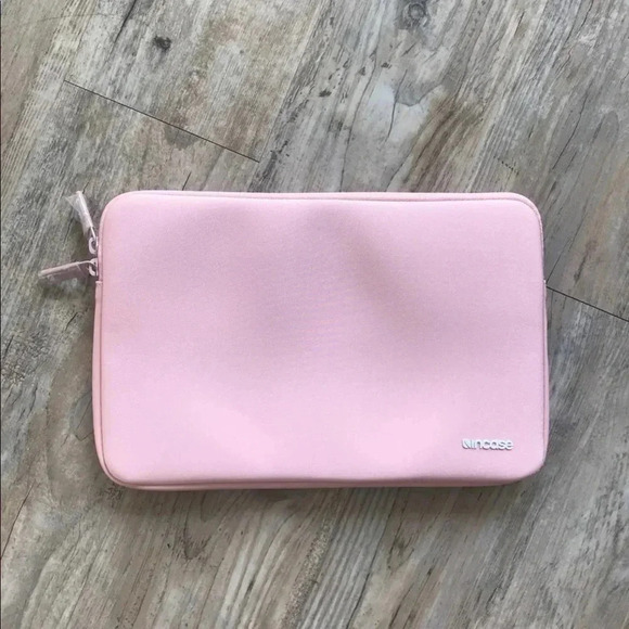 Incase Laptop Case - Picture 3 of 3